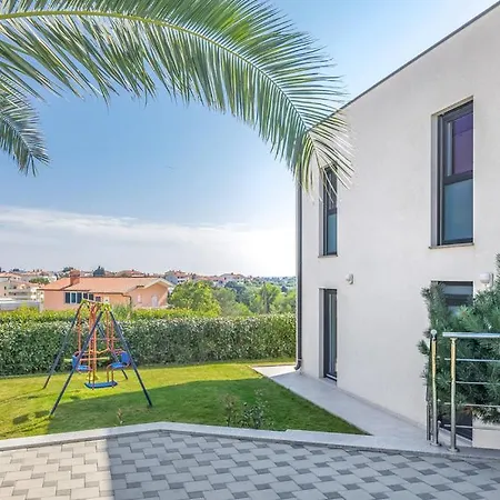 Charming With Private Pool And Sea View