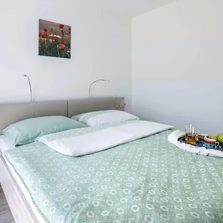 Charming With Private Pool And Sea View Villa Medulin