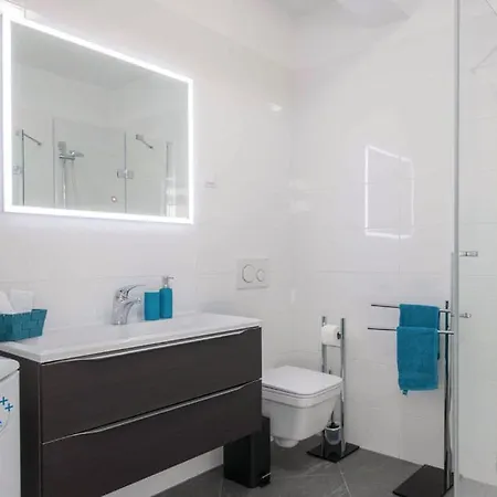 Charming With Private Pool And Sea View * Medulin