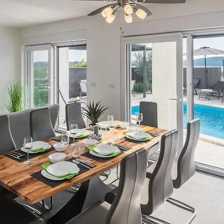 Charming With Private Pool And Sea View *