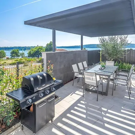 Villa Charming With Private Pool And Sea View Medulin